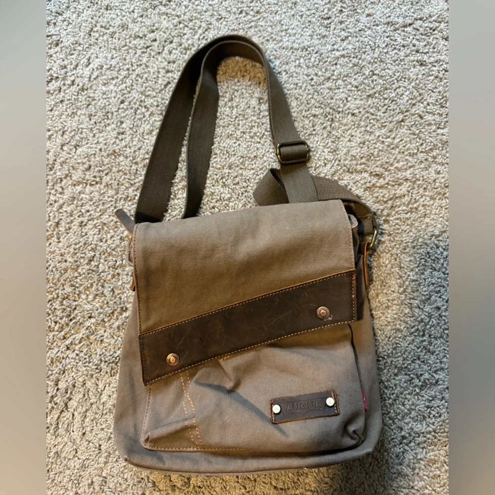 Augur Canvas Shoulder Bag | Very Good Condition